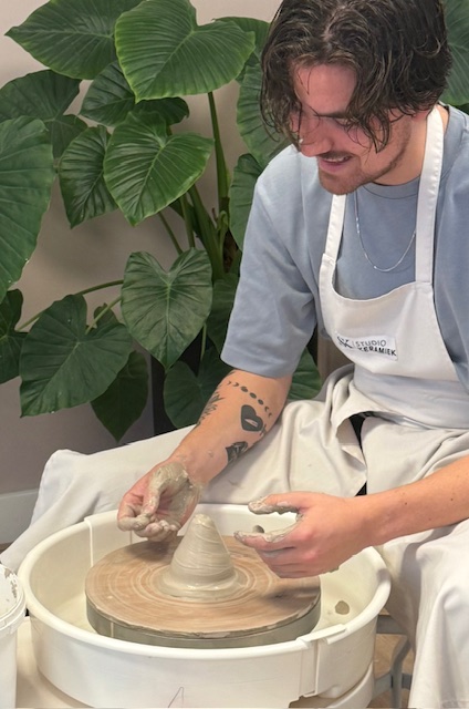 Vrijdagavond 28 november introductie workshop pottenbakken- met beschilderen -18.30-20.30 uur in English