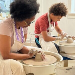 speciale herfst ouder met kids introductie workshop pottenbakken- met beschilderen - woensdag 22 oktober 11.00-13.00 uur (minimum leeftijd 9 jaar)